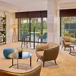 Aparthotel Fraser Paris La Defense 5*