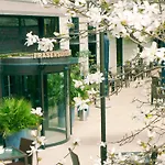 Aparthotel Fraser Paris La Defense 5*