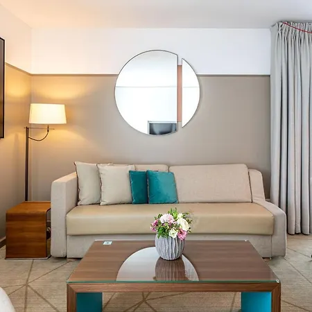 Fraser Paris La Defense Aparthotel
