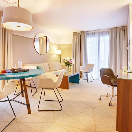 Fraser Paris La Defense 5*