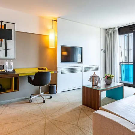 Lägenhetshotell Fraser Paris La Defense 5*