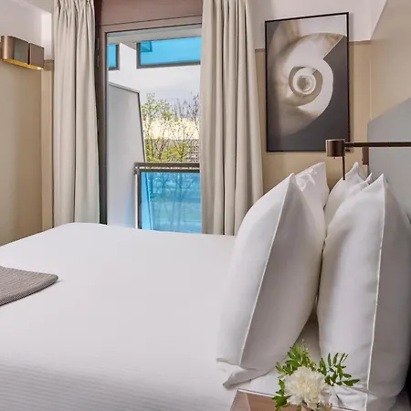 Fraser Paris La Defense 아파트호텔 5*