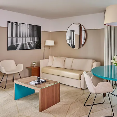 Fraser Paris La Defense 아파트호텔 5*