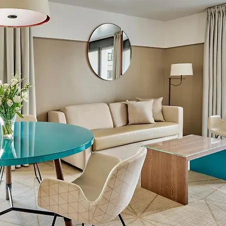 Aparthotel Fraser Paris La Defense 5*
