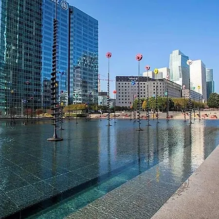 Fraser Paris La Defense Apart Otel 5*