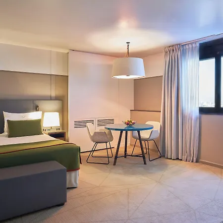 Fraser Paris La Defense 아파트호텔 5*