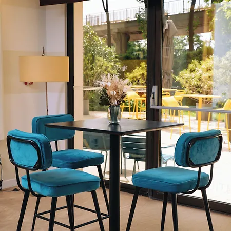아파트호텔 Fraser Paris La Defense 5*
