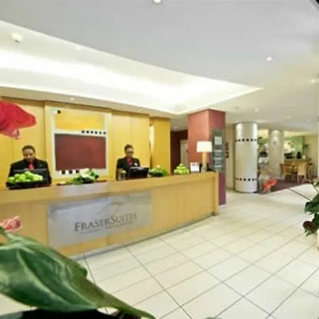 Fraser Paris La Defense 5*