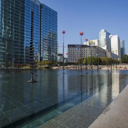 Fraser Paris La Defense 아파트호텔