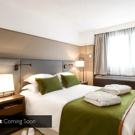 Апарт-отель Fraser Paris La Defense 5*