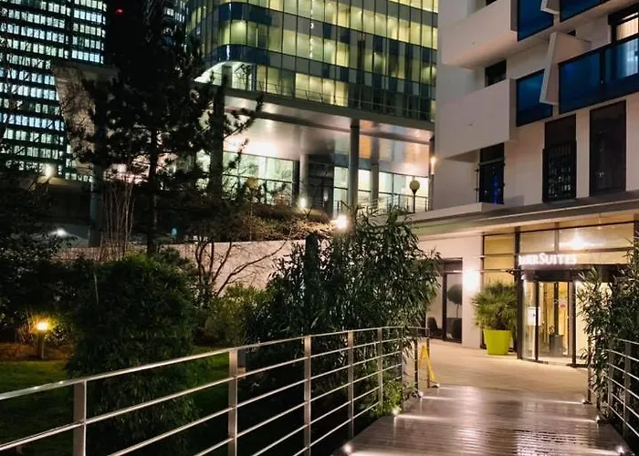 Fraser Paris La Defense Aparthotel 5*