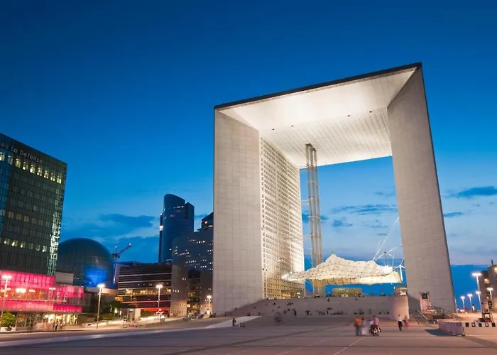 Fraser Paris La Defense 5*