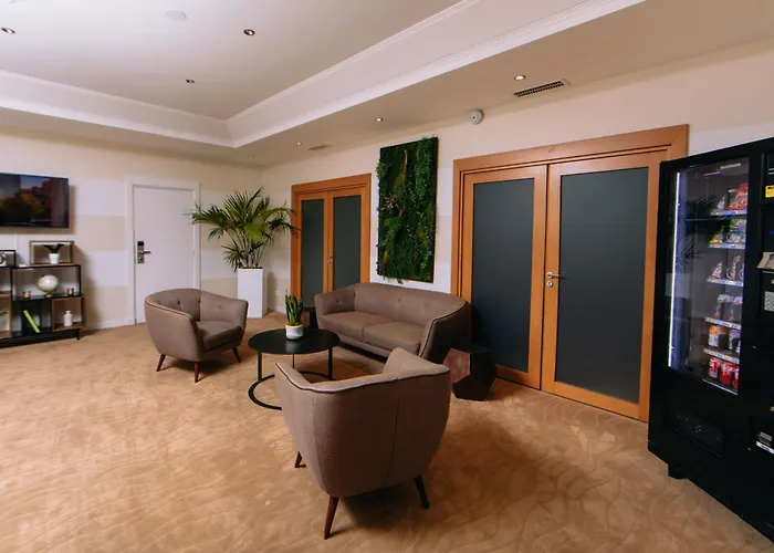 Aparthotel Fraser Paris La Defense 5*