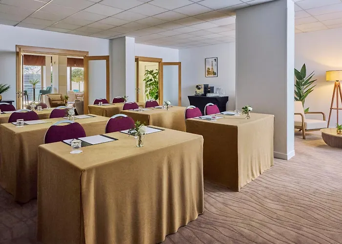 Fraser Paris La Defense