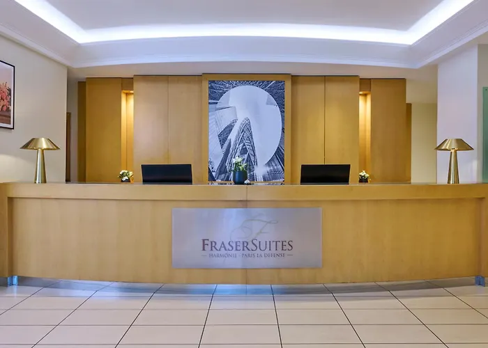 Fraser Paris La Defense 5*