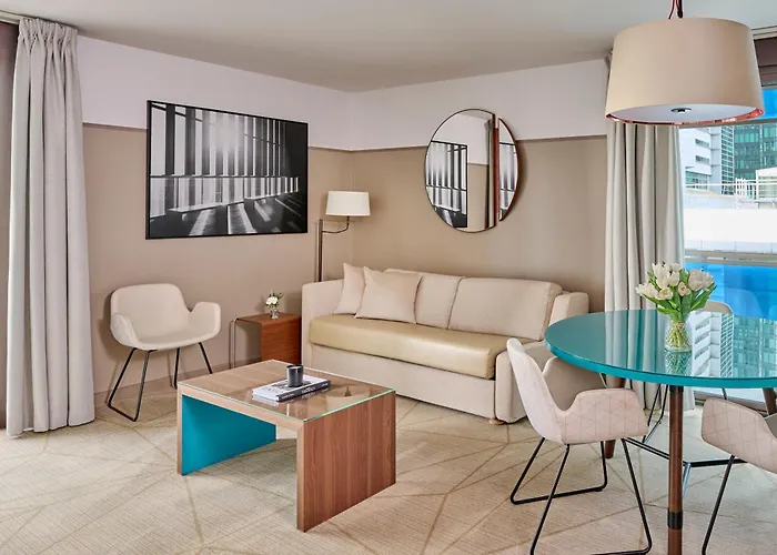 Fraser Paris La Defense Aparthotel 5*