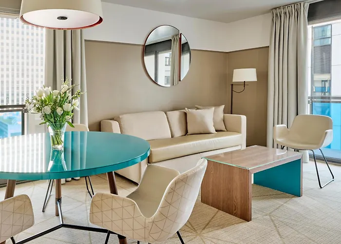 Aparthotel Fraser Paris La Defense 5*