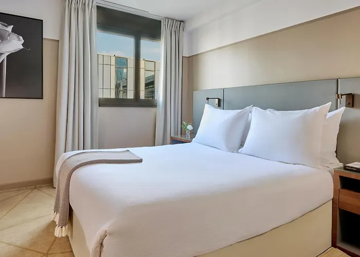 Aparthotel Fraser Paris La Defense 5*