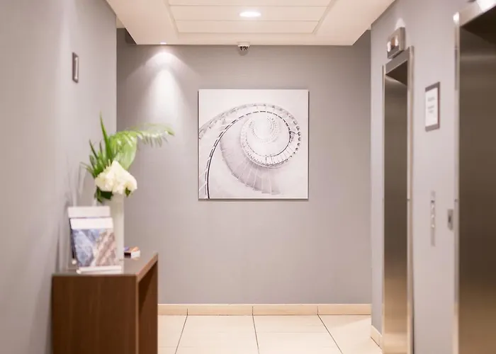 Fraser Paris La Defense