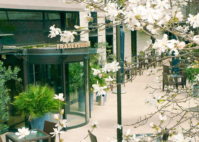 아파트호텔 Fraser Paris La Defense 5*